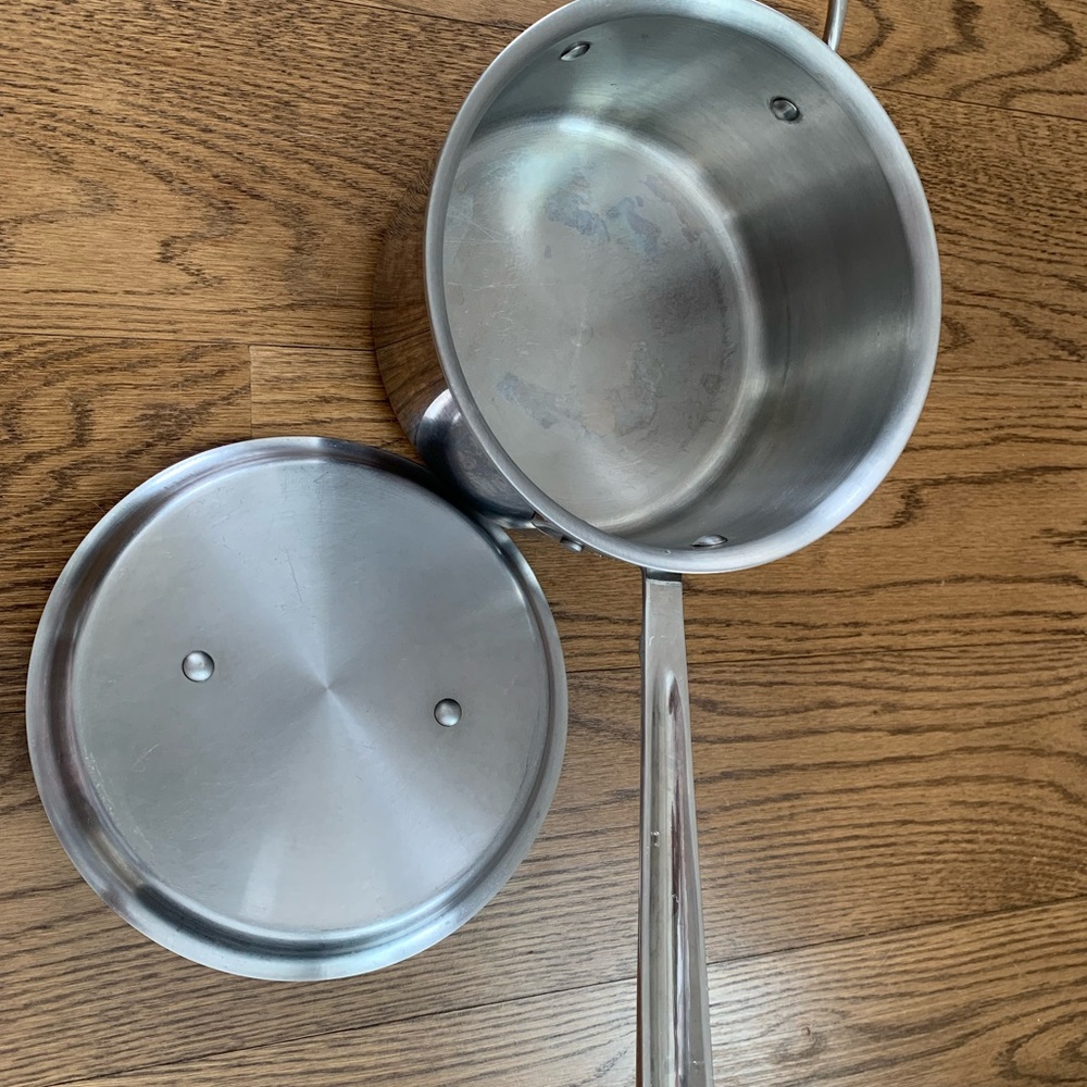 All-Clad 4 quarts Stainless Steel Saucepan with Lid - Picture 4 of 6